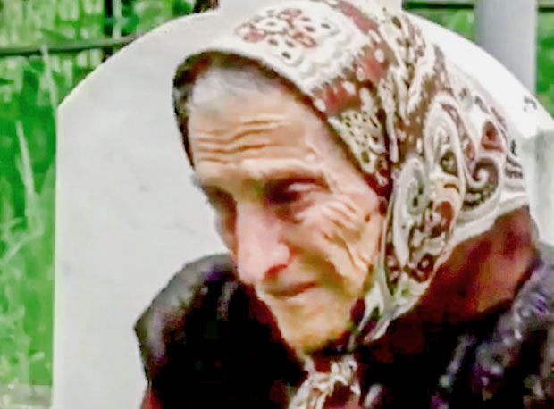 Да је било правде, живела би и сто година: Испраћај мајке храбрости, чија је фотографија док грли лобању сина обишла свет